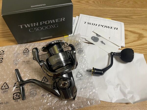 【新品未使用】24 ツインパワー C5000XG シマノ スピニングリール