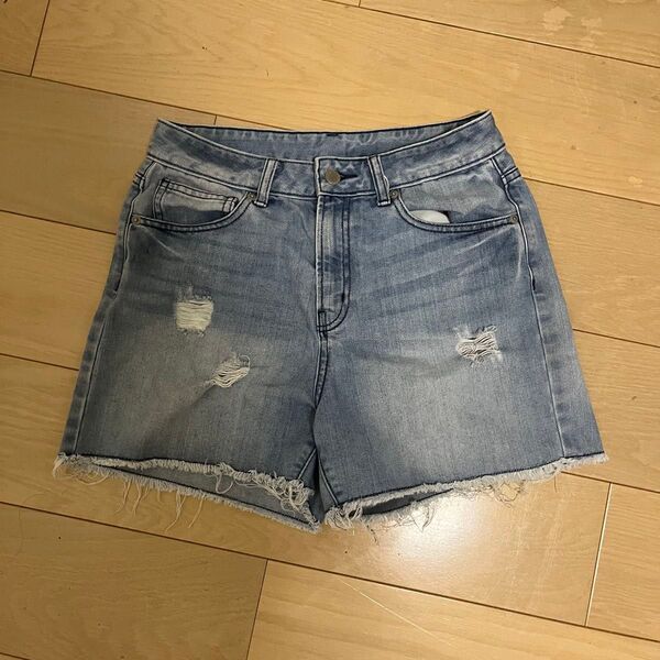 GU デニムショートパンツ ダメージ加工 ライトブルー