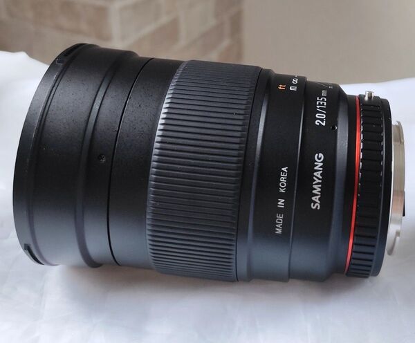 ほぼ新品 SAMYANG F2.0/135mm ED UMC PENTAXペンタックスKマウント用 単焦点 中望遠レンズ サムヤン