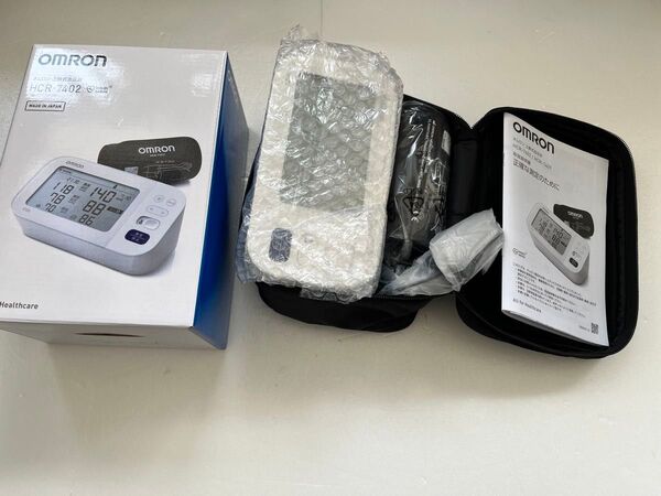 未使用品、オムロン HCR-7402 上腕式血圧計