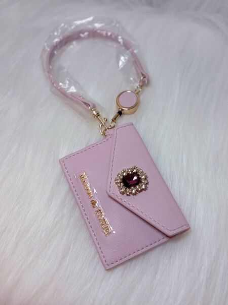 Maison de FLEURリール付きビジューカードポケットパスケース ピンク 定期入れ パスケース