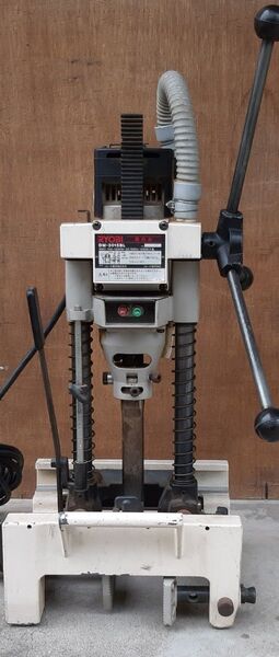 角のみ RYOBI DM 3015BL 穴あけ