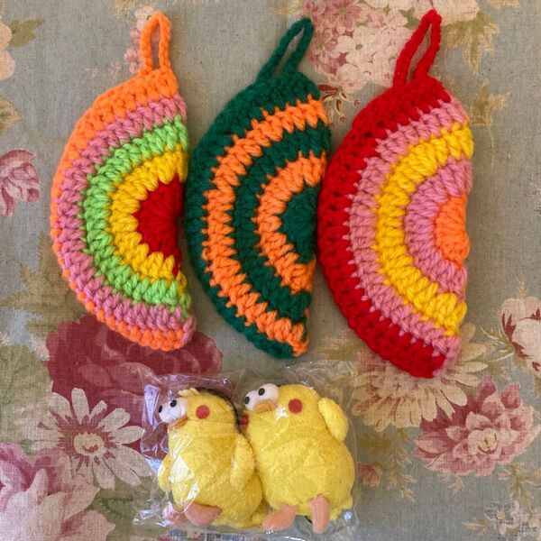 3個 アクリルたわし ハンドメイド 食器洗い ポインコストラップ