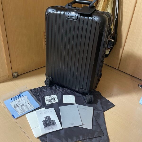 RIMOWA TOPAS STEALTH ブラック 4輪 機内持ち込み 32L