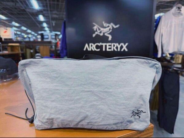 新品未使用 アークテリクス ノベルティ シューズバッグ Arc’teryx