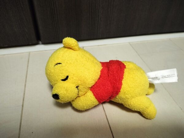 クマのプーさん ぬいぐるみ おやすみポーズ