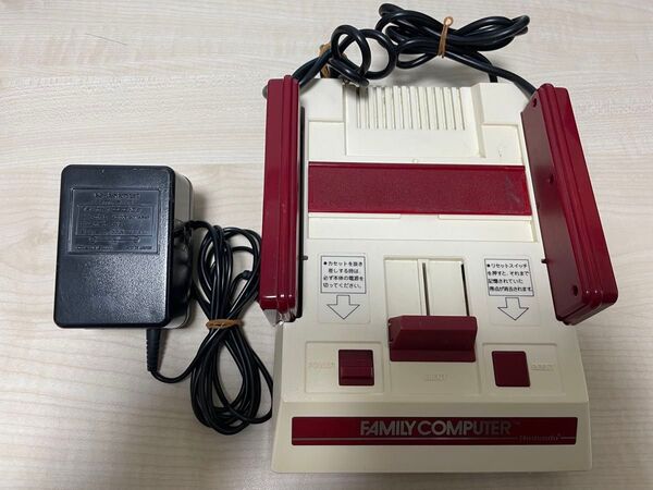 ファミリーコンピュータ FAMILY COMPUTER 任天堂 Nintendo ファミコン ゲーム機 本体 HVC-001
