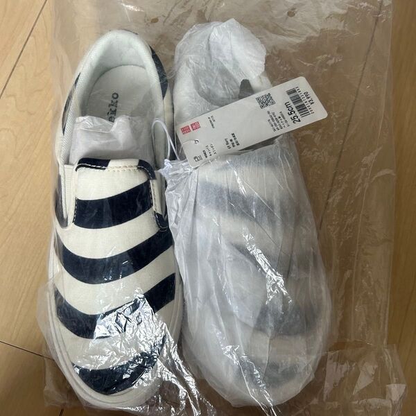 未使用タグ付 UNIQLO×マリメッコ キャンバス スリッポン 25.5cm スニーカー