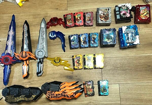 仮面ライダーセイバー 仮面ライダーファルシオン 変身聖剣&アイテム 複数セット DX聖剣ソードライバー 覇剣ブレードライバー