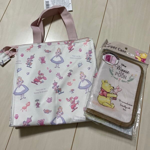 新品 ディズニー不思議の国のアリス 保冷バッグプーさんケースセット