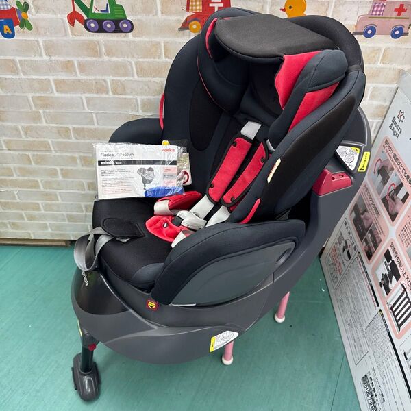 アップリカ ディアターンプラス チャイルドシート 新生児 回転式