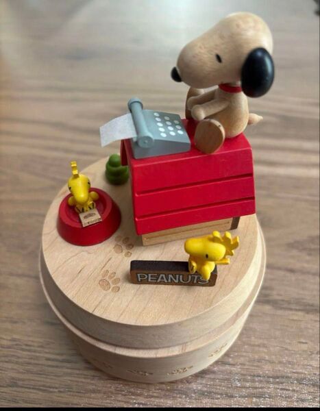 スヌーピー 犬小屋 オルゴール