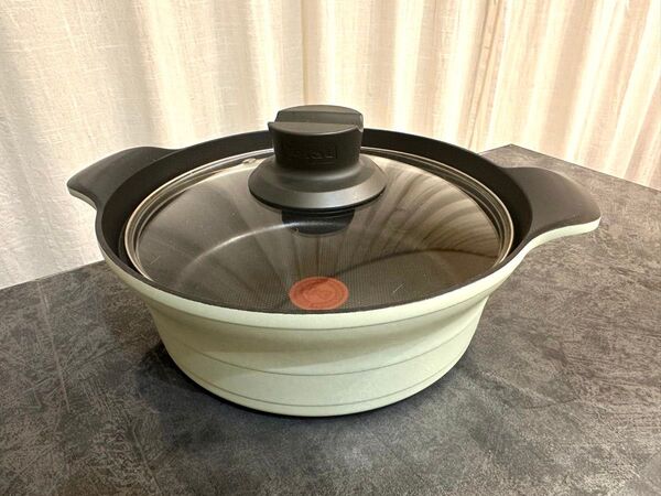 美品/ティファール キャスト ライン 蓋付き27cm 2.25L 両手鍋 煮込鍋