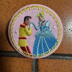 シンデレラ 刺繍バッチピンク 未使用に近い
