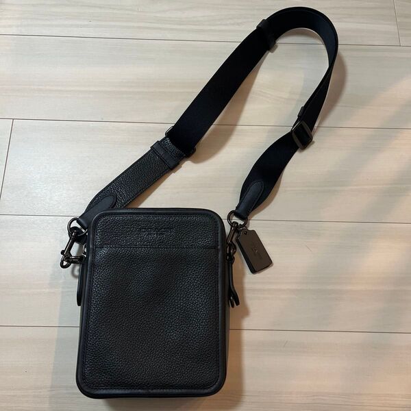 coachコーチメンズショルダーバッグ ショルダーバッグ 斜め掛けバッグ 牛革 ブラック レザー