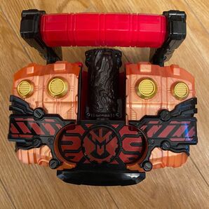 変身龍拳 DXクローズマグマナックル