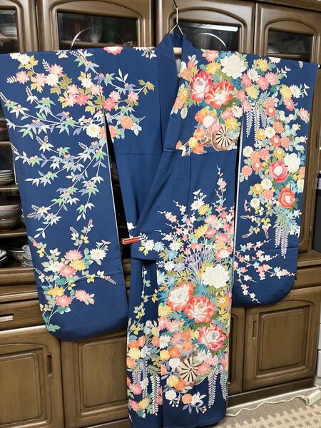 三越 共八掛 花尽くし 紺 牡丹 菊 藤 萩 花車 ネイビー 黄 白 青 振袖 正絹 ヴィンテージ ビンテージ NV 美品