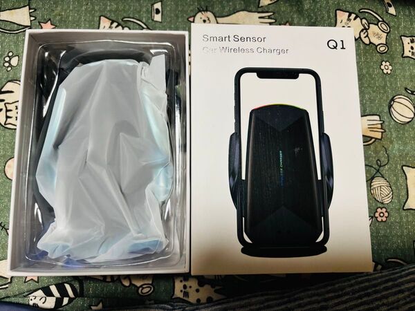 Qi充電対応 車載スマホホルダー ワイヤレス充電器 電動式 アーム 自動開閉