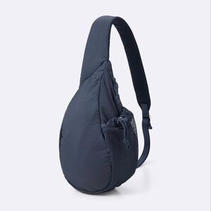 新品 GU ジーユー スリングショルダーバッグ 69 NAVY ネイビー