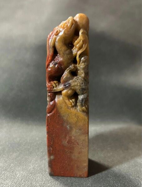 寿山石 都成坑 昇竜鈕 三匹の龍 大きめ 篆刻用石印材 コレクション/検:石製 印材 彫刻 置物 飾り 工芸品 美術品 中国美術