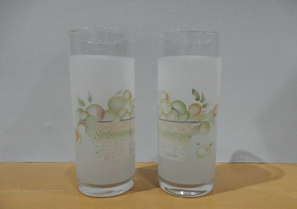 送料無料！涼し気なグラス2個セット/ペア/昭和レトロなりんごのイラスト