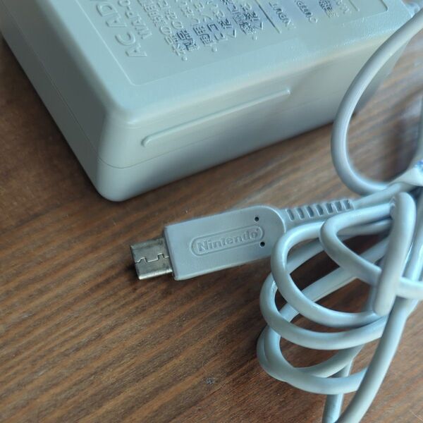 ニンテンドー 3DS用 純正ACアダプター