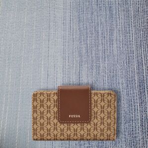 Fossil フォッシル カードケース マディソン プリント ブラウン