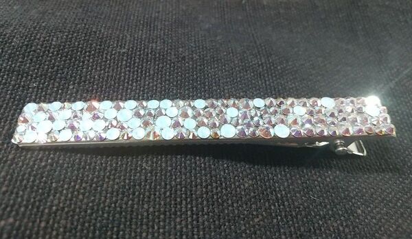 新品 ヘアクリップ ヘアアクセサリー スワロフスキー ハンドメイド