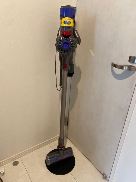 Dyson V7 コードレスクリーナー 掃除機 sv11