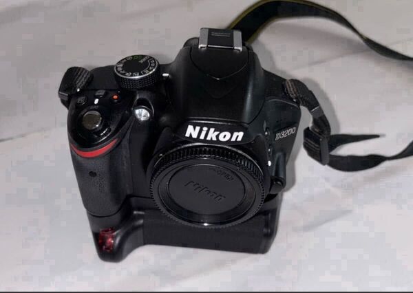 Nikon D3200 デジタル一眼レフカメラ 及び良質なレンズ付き