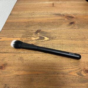 SOYO エフォートレス ファンデーションブラシ 08