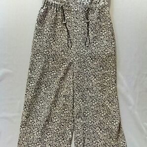 新品【トゥモローランド】カラビナ使い★お花柄オールイン★サロペット フラワー 花柄 春夏秋 大人カジュアル メタル ワイドパンツ