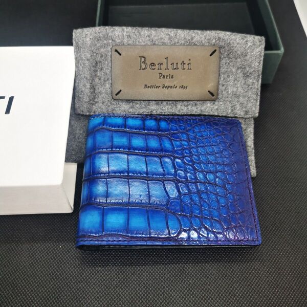 ベルルッティ アリゲーターマコレ サファイヤブルー 定価56万 未使用 berluti 二つ折り財布 ウォレット