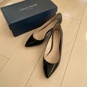 COLE HAAN コールハーン 本革 エナメルパンプス 25.5 黒 レインシューズ 晴雨兼用 ブラック ポインテッドトゥ