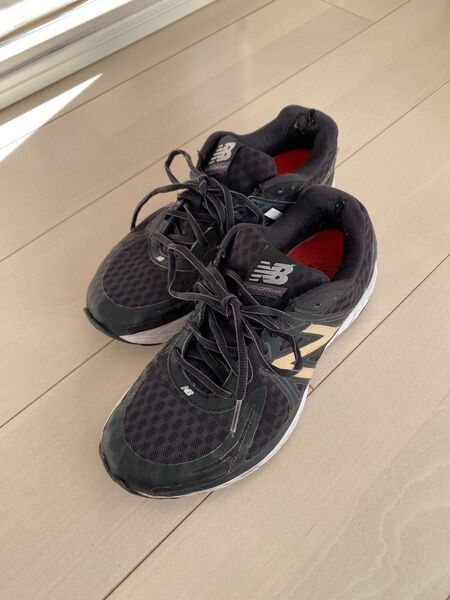 ニューバランス new balance スニーカー 25cm ブラック ランニング トレーニング ウォーキング 黒 マラソン