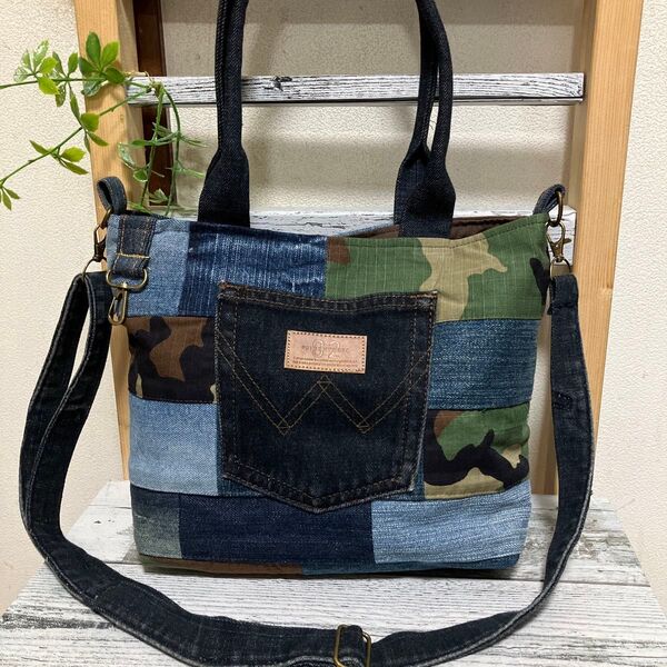 トートバッグ デニムリメイク ハンドメイド パッチワーク ショルダーベルト付き 肩掛け出来ます♪