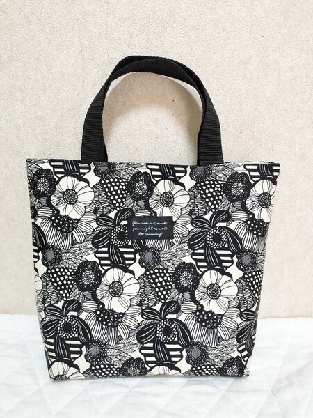 ハンドメイド トートバッグ ランチバッグ お散歩バッグ 北欧風 花柄 ミニバッグ