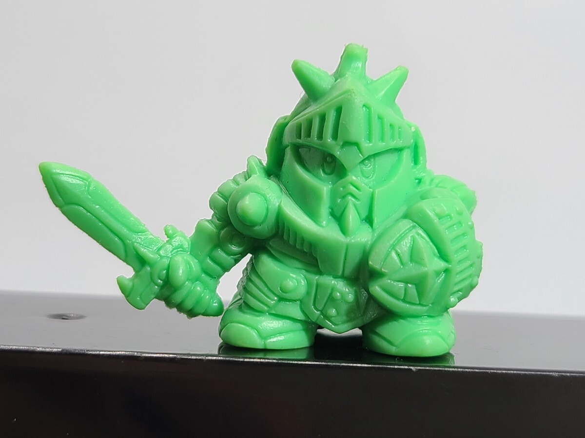 大量　ガンダム等　ミニフィギュア　まとめ売り　消しゴム Yahoo!オークション - ガンダム消しゴム リアル版 大量まとめて