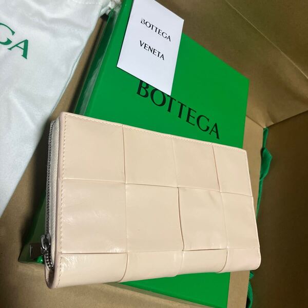 ●新品●送料込 価126500円 BOTTEGA VENETA メンズ長財布 カセットラウンドジップ ベージュ系 カーフレザー イントレチャート ボッテガ