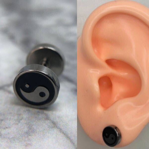 【新品】スタッド ピアス 18g 陰と陽 太極図 円 プレート サークル シルバー アクセサリー 片耳用 韓国 hiphop メンズ ストリート