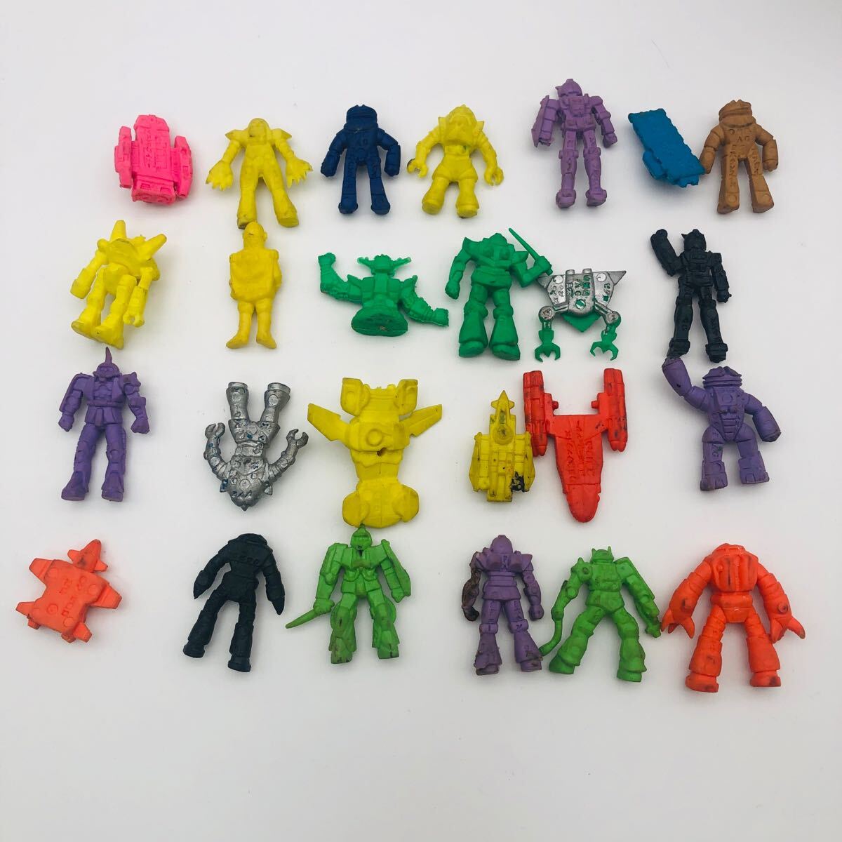 SDガンダム フルカラー 消しゴム 当時物 レトロ 約180体 大量まとめ売り Yahoo!オークション -「昭和 ガンダム消しゴム」(フィギュア) の