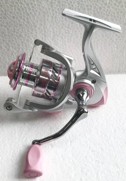 HAUT TONスピニングリール3000SILVER WINGS2☆送料無料☆新品未使用☆シルバーピンク☆左右ハンドル変更可能☆アルミ合金製☆283グラム☆