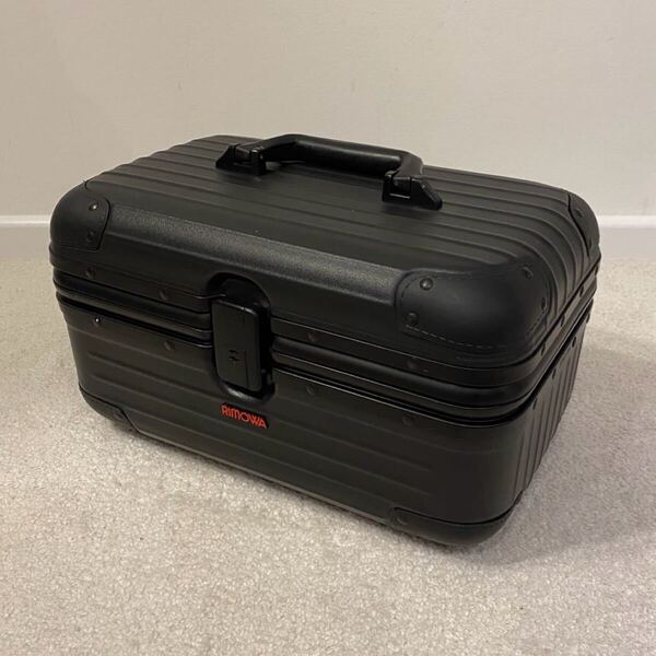 RIMOWA Samba Nova ビューティーケース 18L マットブラック 鍵付 Made in Germany