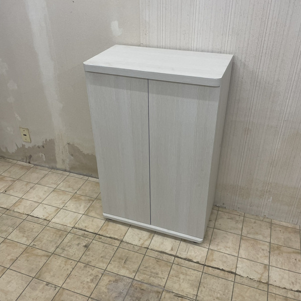 シューズボックス 白 木目 ホワイト 化粧板 木製 扉 収納棚 キャビネット ロータイプ 60cm 完成品