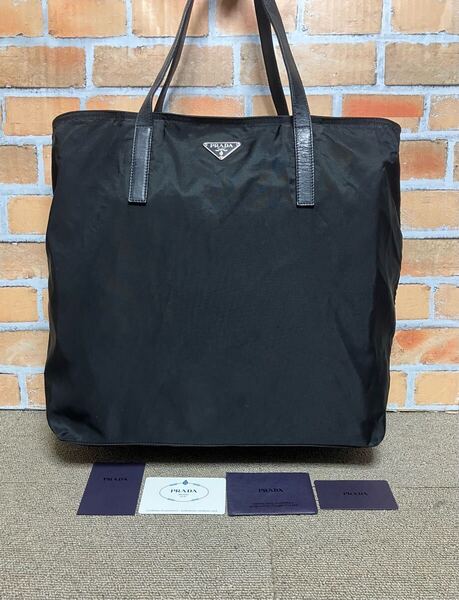 PRADA プラダ 三角ロゴ 黒色 ナイロン レザー トートバッグ A4収納可 ギャランティカード付き メンズ レディース