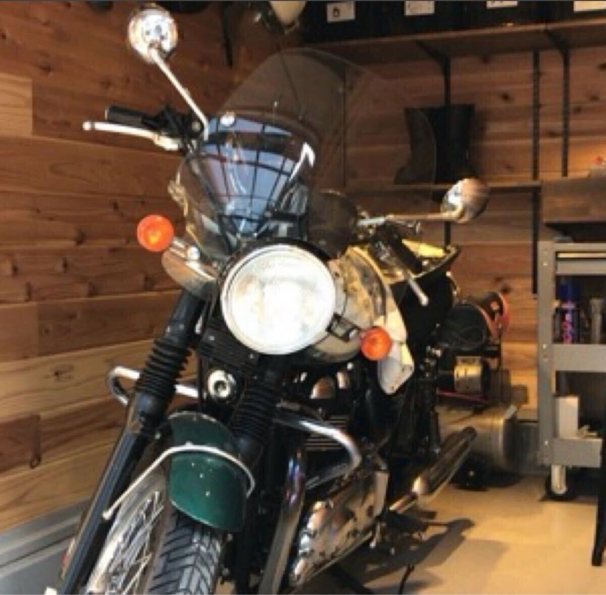 トライアンフ/ボンネビルT100 純正OP ロングホール スクリーン 未使用 トライアンフ BONNEVILLE T100 スクリーン | バイクパーツ通販