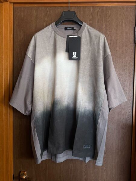 25SS新品 UNDERCOVER Lost Cloud Tシャツ 25SS size 4 XL 今期 半袖 カットソー グレージュ Robert Bosisio アンダーカバー メンズ
