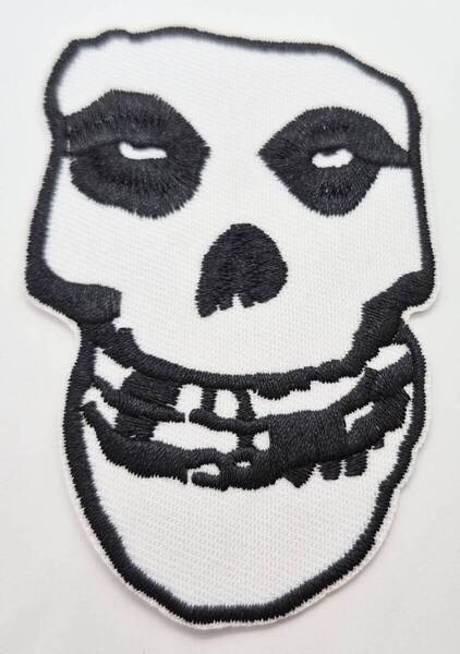 送料無料 ミスフィッツ スカル ロックバンド パッチ アイロン のりつき 刺繍 ワッペン アップリケ アメリカン雑貨 スマアク