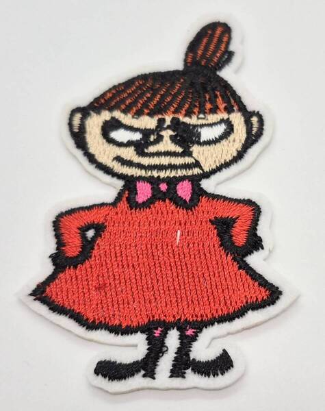 送料無料 ムーミン ミイ 立ち パッチ アイロン のりつき 刺繍 ワッペン アップリケ アメリカン雑貨 スマアク