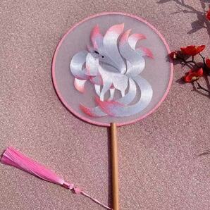 うちわ 両面刺繍 上品 透け感 団扇 和装浴衣 花火大会 お祭り ピンク九尾の狐